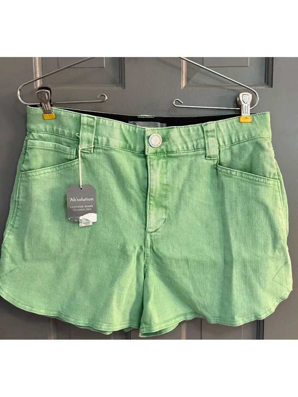 Wit & Wisdom Women's Skyrise Dolphin Hem Mint Green Denim Shorts Size 8 NWT